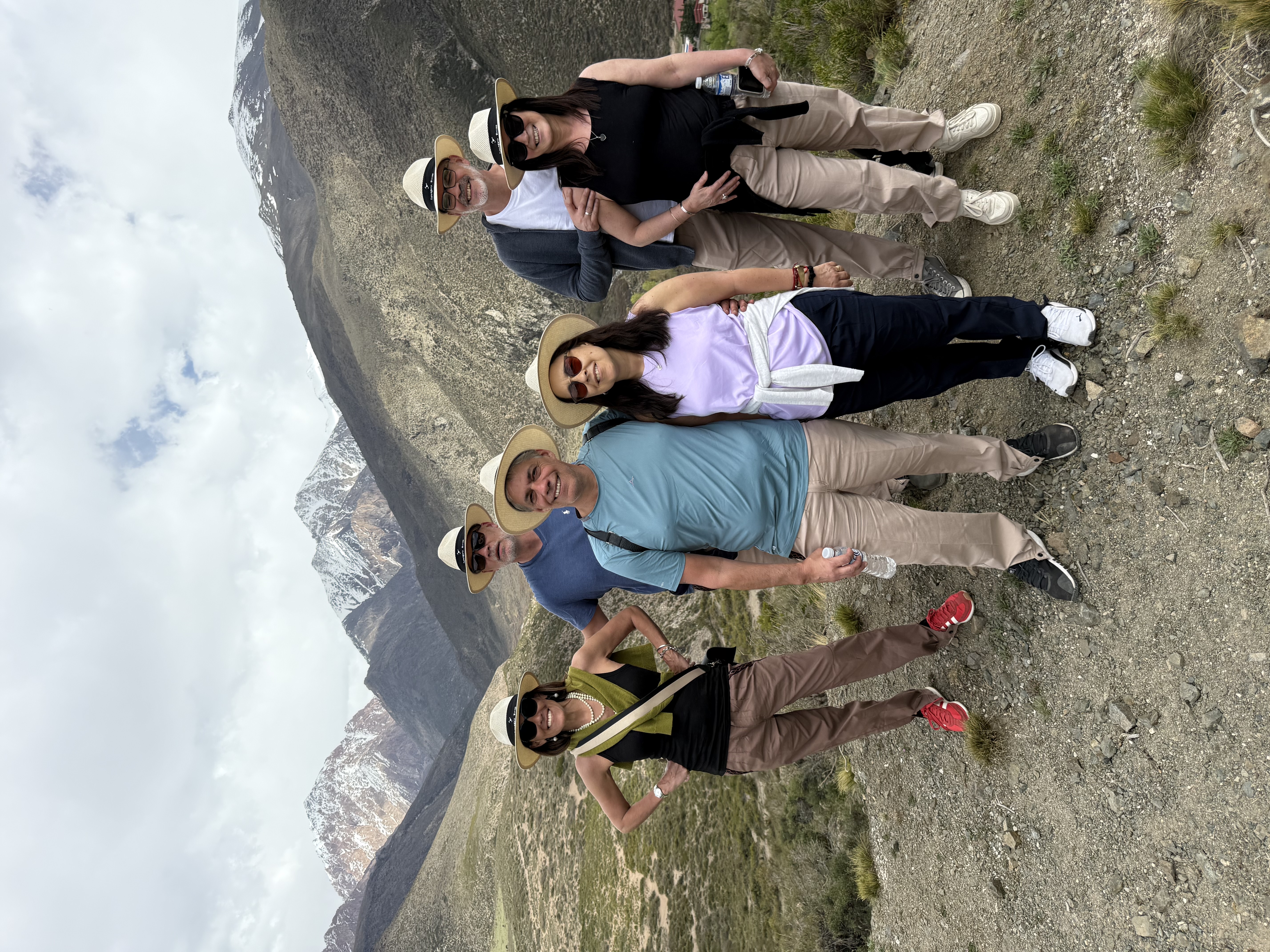 Grupo disfrutando del paisaje